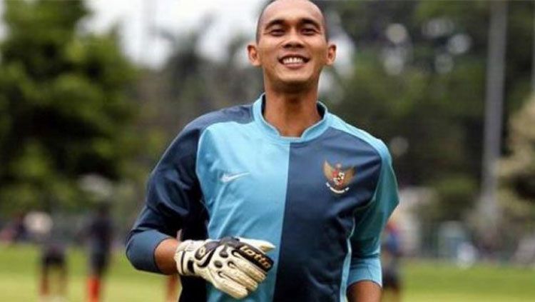 Kiper Timnas Indonesia U-16 merasa bangga bisa dilatih oleh legenda Timnas Indonesia, Markus Horison. Copyright: © Tribun Bali