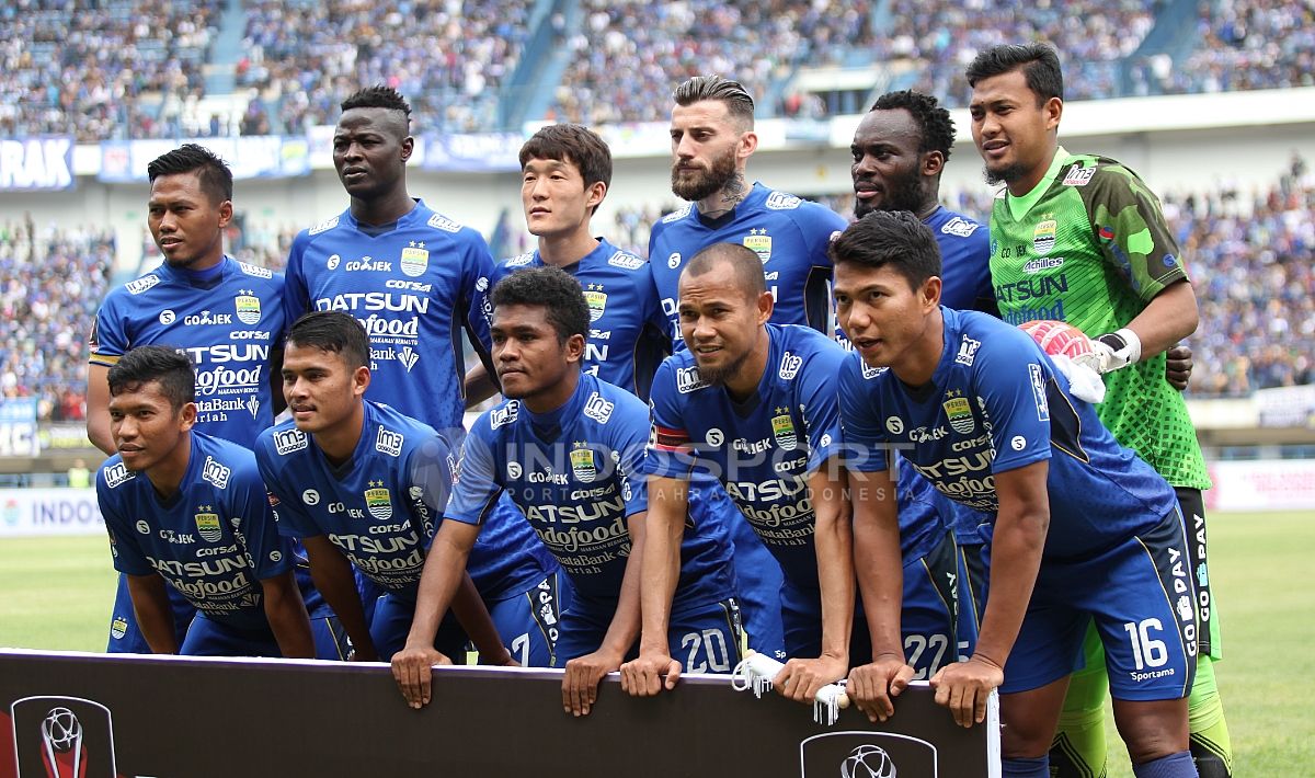 Skuad Persib Bandung pada laga pembukan Piala Presiden 2018. Herry Ibrahim Copyright: © Herry Ibrahim/INDOSPORT