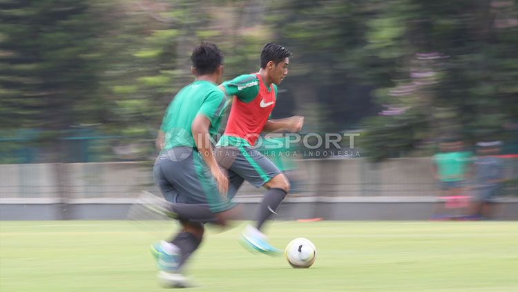 Aksi Septian David Maulana menggiring bola. Copyright: © Herry Ibrahim/INDOSPORT
