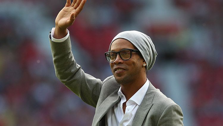 Ibunya Meninggal Dunia, Ini Alasan Ronaldinho Tak Hadiri Pemakaman. Copyright: © Getty Images