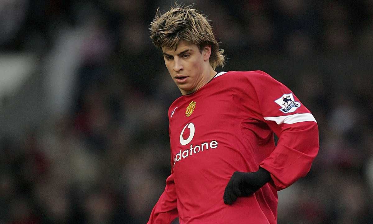 Gerard Pique saat masih membela Manchester United. Copyright: © JOE