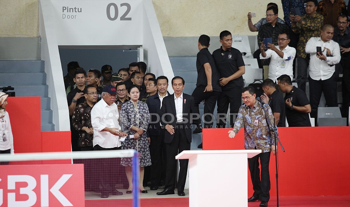 Presiden Jokowi saat tiba di Istora Senayan. Copyright: © Herry Ibrahim/INDOSPORT