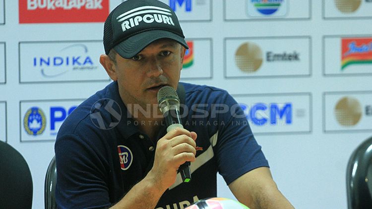 Pelatih Madura United, Gomes De Oliviera. Copyright: © Ian Setiawan/INDOSPORT