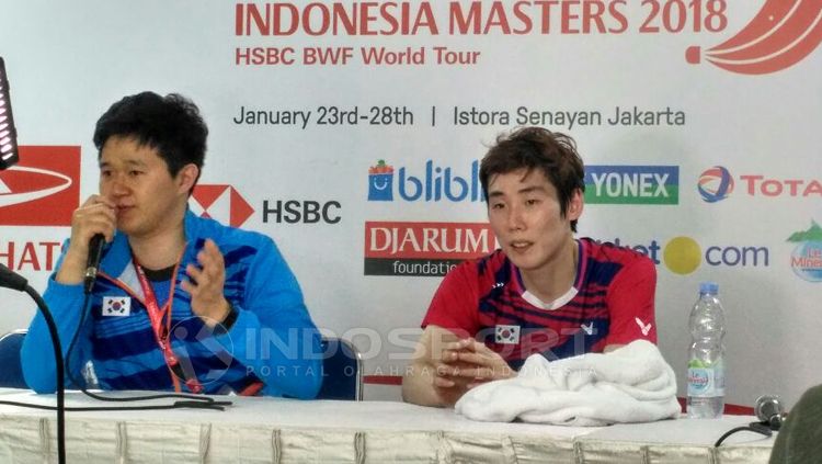 Shon Wan-ho (merah) dalam jumpa pers Daihatsu Indonesia Masters 2018. Copyright: © Petrus Manus Da' Yerimon/INDOSPORT