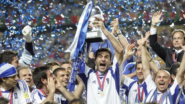 Timnas Yunani saat Juara Euro pada tahun 2004. Copyright: © Getty Images