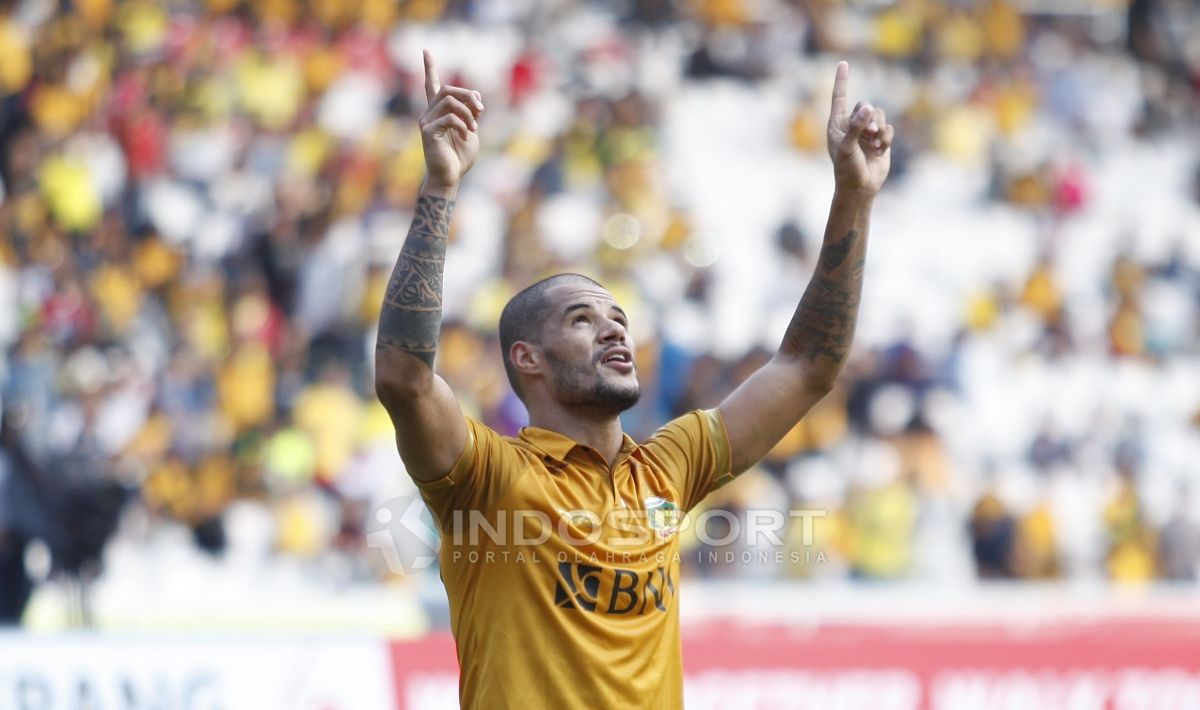 Selebrasi Striker BFC, David Aparecido Da Silva usai cetak gol pertama BFC ke gawang FC Tokyo. Copyright: © Herry Ibrahim/Soicaumienbac.cc