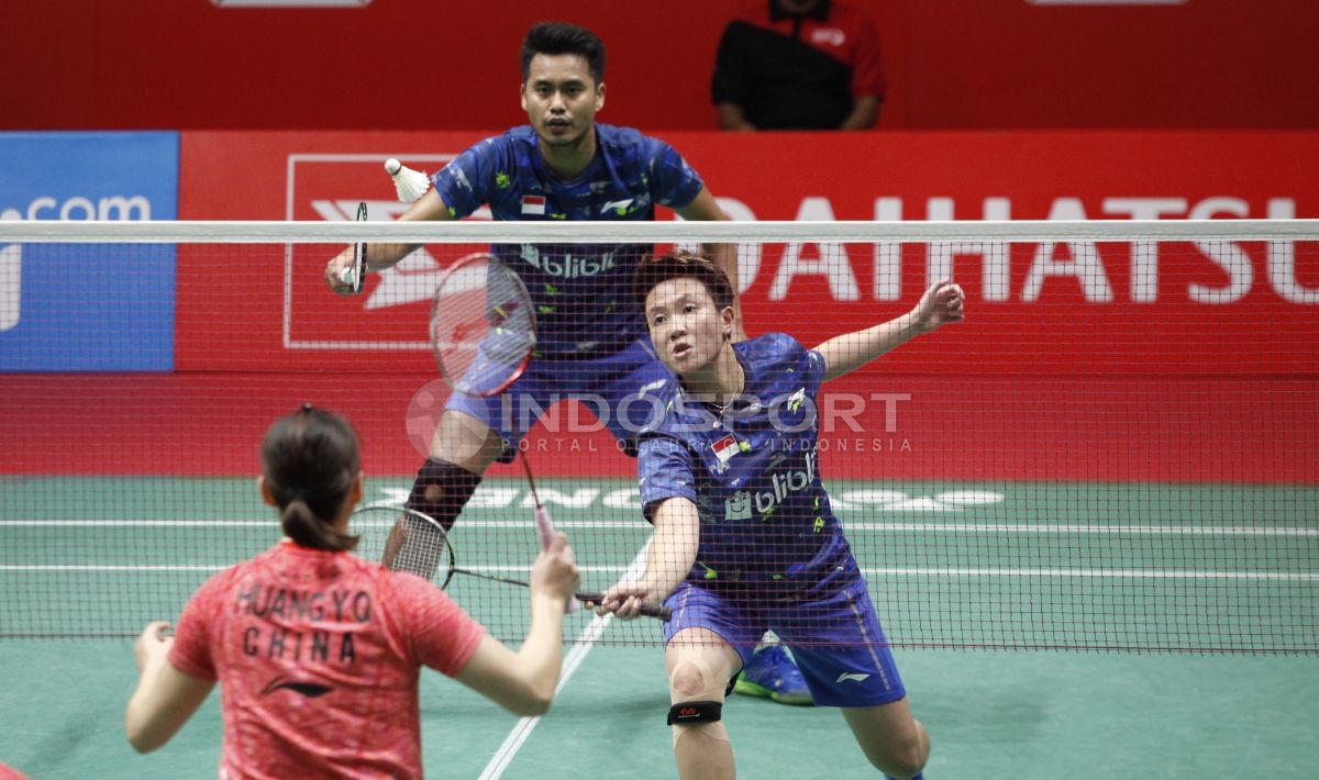 Ganda campura Indonesia, Tontowi Ahmad dan Liliyana Natsir melawan Zhing Siwei dan Huang. Copyright: © Herry Ibrahim/INDOSPORT