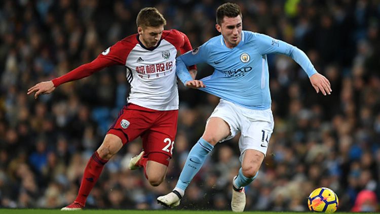 Laporte saat debut membela Man City di Liga Primer Inggris, melawan WBA. Copyright: © Getty Images