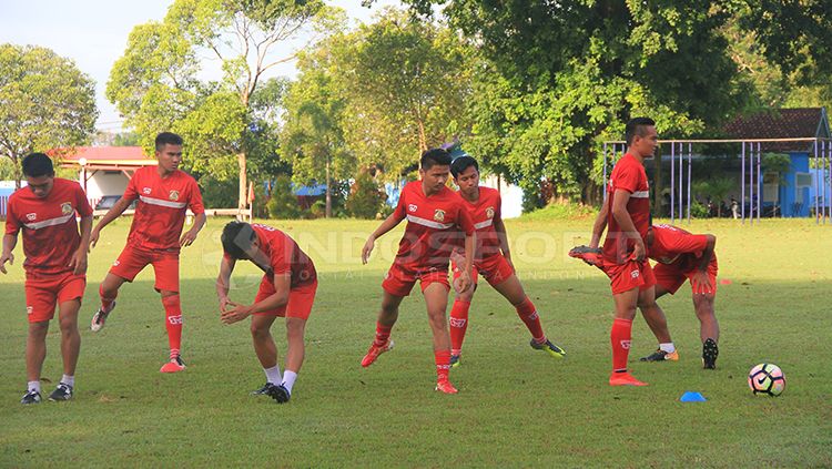 Suasana sesi latihan Persiba Balikpapan. Copyright: © Teddy Rumengan/INDOSPORT