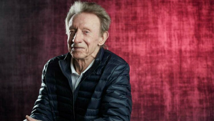 Denis Law, salah satu legenda terbesar Manchester United. Copyright: © The Sun