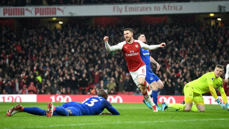 Gelandang Arsenal Aaron Ramsey saat merayakan gol ke gawang Everton. Copyright: © Getty Images