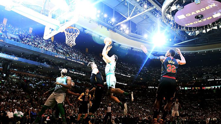 Situasi pertandingan Cleveland Cavaliers vs Boston Celtics. Copyright: © Getty Images
