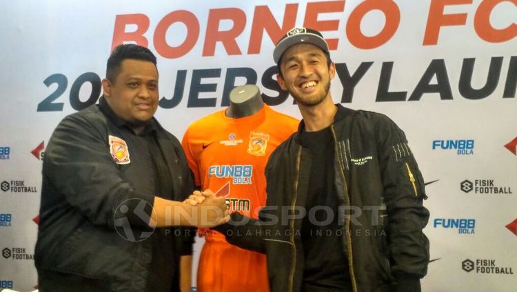 Peluncuran jersey anyar Borneo FC dengan appareal dunia asal Amerika Serikat, Nike. Copyright: &copy; Petrus Manus Da'Yerimon/INDOSPORT