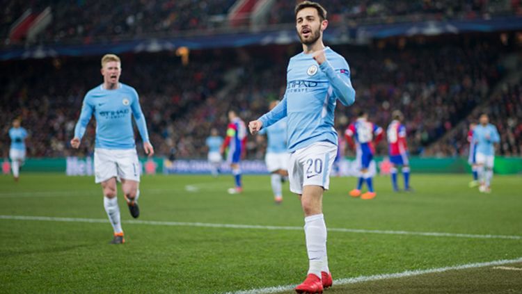 Bernardo Silva dijatuhi hukuman larangan bermain setelah membuat meme Benjamin Mendy yang dianggap berbau rasisme. Copyright: © Getty Images