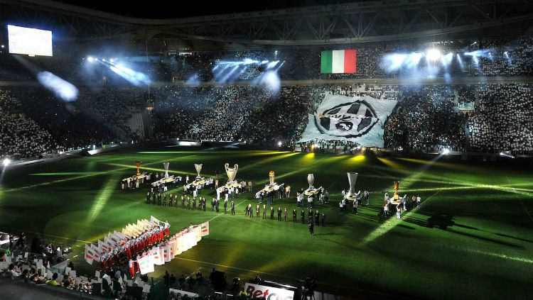 Liga Italia Serie A direncanakan bisa disaksikan langsung oleh suporter di stadion sebelum musim  2019/20 ini berakhir. Copyright: © calcioefinanza.com