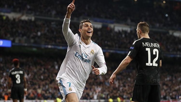 Cristiano Ronaldo tampak frutrasi setelah selalu gagal mencetak gol melawan PSG di babak 16 besar Liga Champions. Copyright: © Getty Images