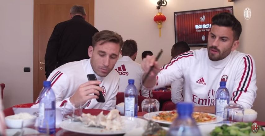 Koki klub, Michele Persechini menjadi salah satu sosok penting di belakang asupan gizi para pemain AC Milan. Copyright: &copy; @acmilan