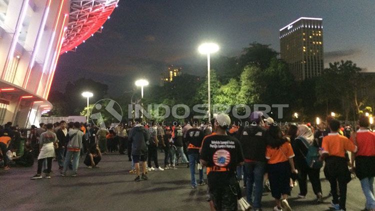 Pendukung Persija Jakarta, Jakmania. Copyright: © Lanjar Wiratri/INDOSPORT