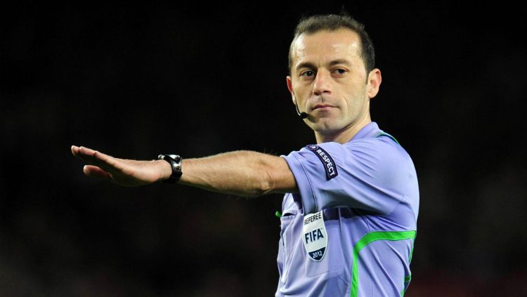 Cuneyt Cakir, wasit asal Turki. Copyright: © alchetron.com