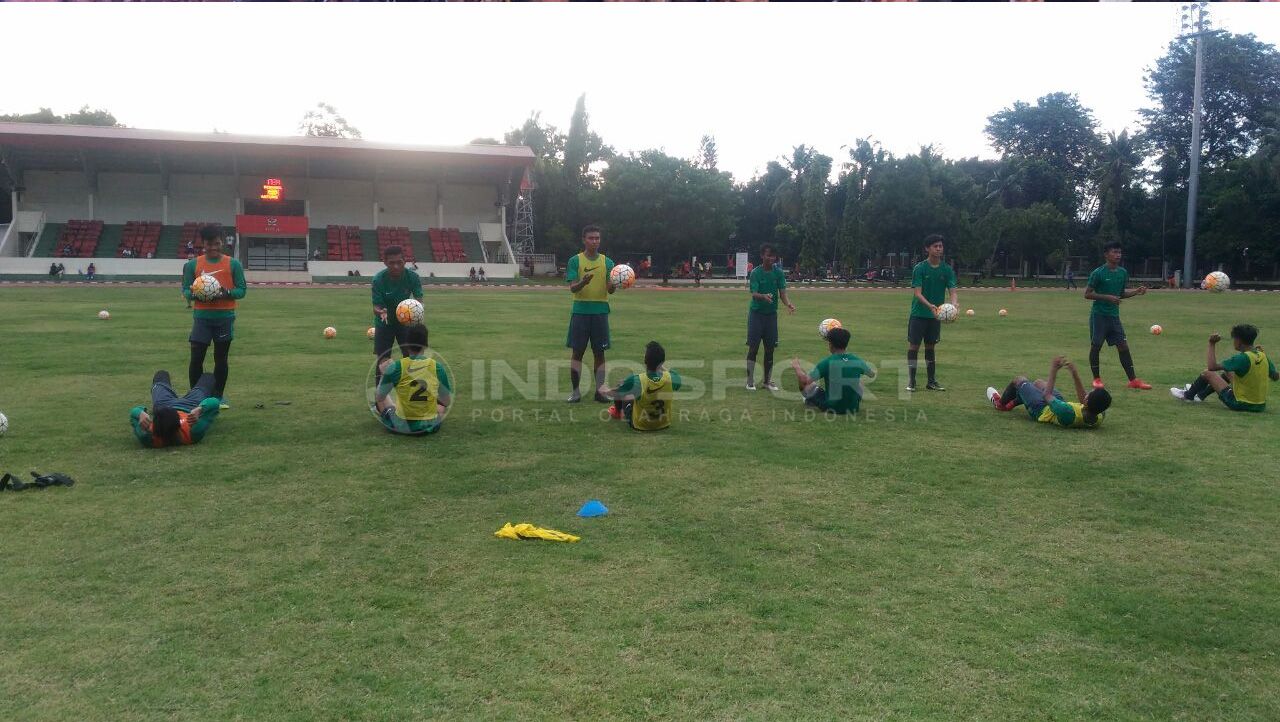 Suasana Latihan Timnas U-16 di hari pertama TC II. Copyright: Â© Zainal Hasan/Indosport.com