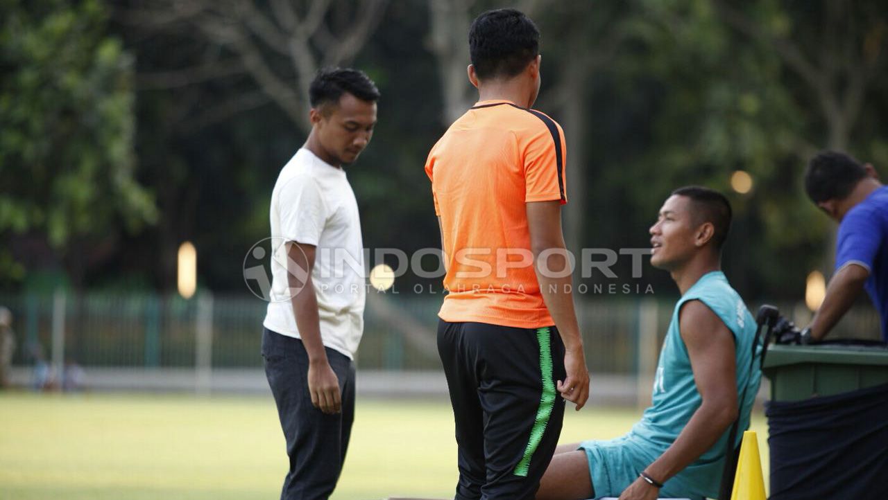 Muhammad Hargianto (kaus putih). Copyright: © Petrus Manus Da'Yerimon/Football265.com