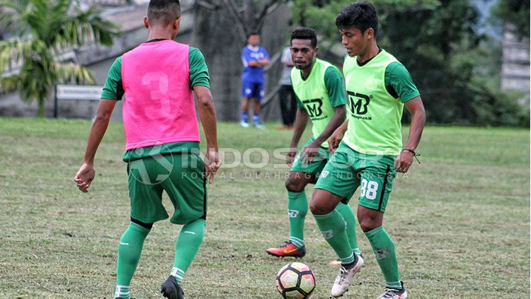 Latihan Semen Padang Copyright: © Taufik Hidayat/INDOSPORT