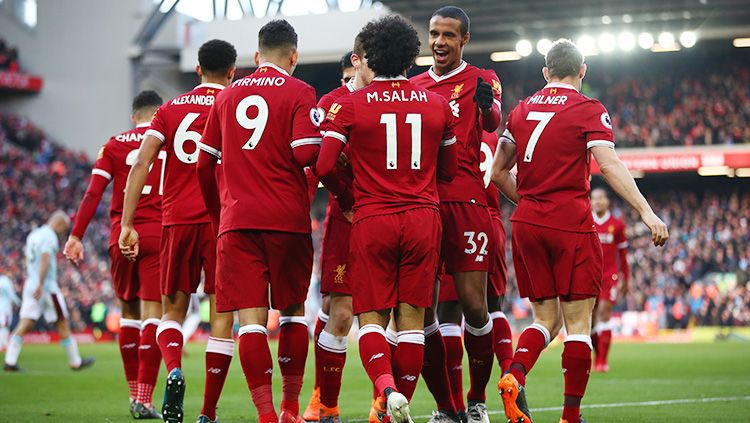 Pemain Liverpool merayakan gol Mohamed Salah. Copyright: © Getty Images