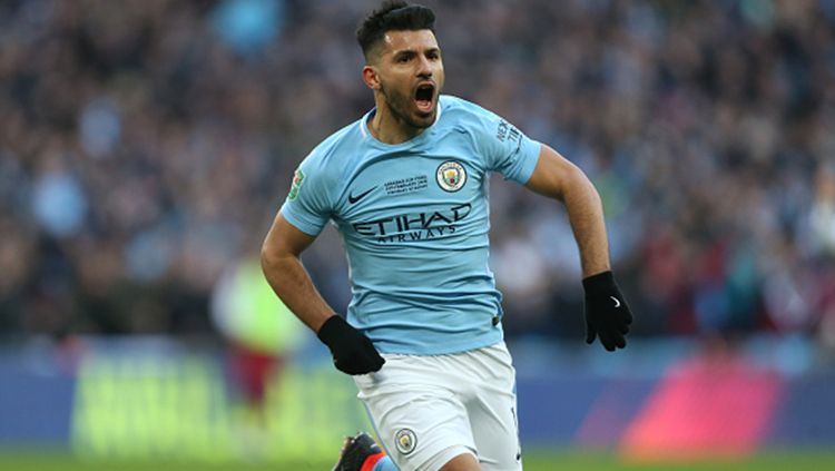 Sergio Aguero berselebrasi usai membobol gawang Arsenal ke gawang Arsenal di Final Piala Liga Inggris. Copyright: © Getty Images