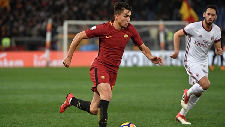Disebut bakal hijrah ke Napoli pada bursa transfer musim panas 2020, segini gaji pemain sayap AS Roma, Cengiz Under. Copyright: © Getty Images