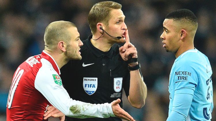 Craig Pawson, Wasit yang memimpin laga Final Piala Liga Inggris 2018. Copyright: © Getty Image