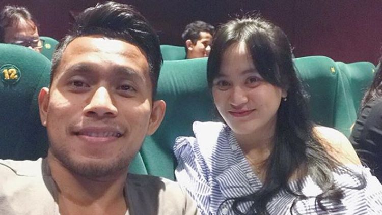 Kebersamaan Andik Vermansah dan Silvia Anggun di salah satu tempat makan. Copyright: Â© Instagram@AndikVermansah