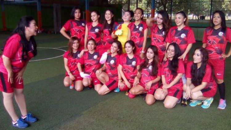 Persatuan Sepakbola Artis Wanita Indonesia (Persawi) Copyright: &copy; Lion Tivi