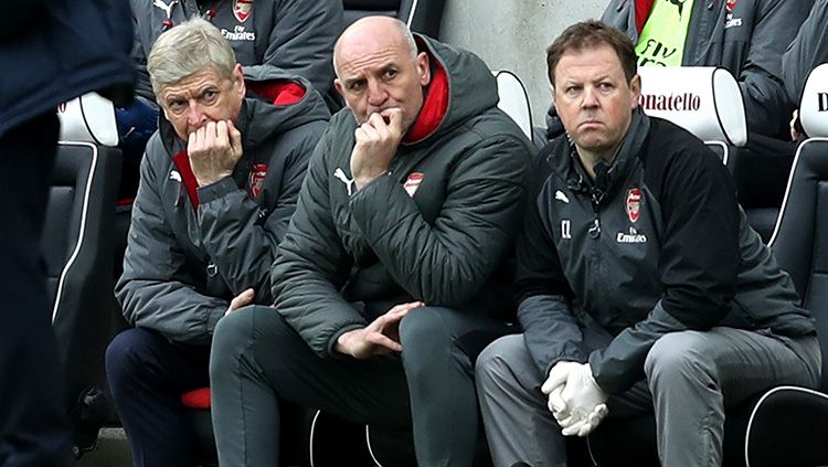 Ekspresi Arsene Wanger saat Arsenal kalah dari Brigton. Copyright: © Getty Images
