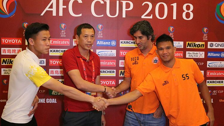 Song Lam Nghe An vs Persija Jakarta dalam jumpa pers. Copyright: © Media Persija