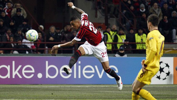 Aksi Kevin-Prince Boateng saat mencetak gol di laga Milan vs Arsenal Copyright: © Reuters
