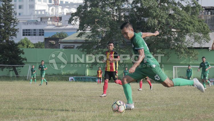 Jalannya laga antaran PSMS Medan vs Gumarang FC. Copyright: © Kesuma Ramadhan/INDOSPORT