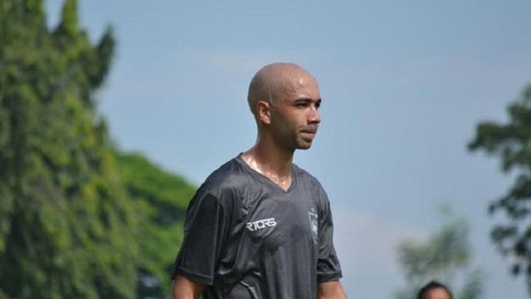 Striker PSIS Semarang Bruno Silva. Copyright: © Tribun Jateng