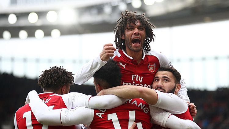 Aksi selebrasi para pemain Arsenal merayakan gol Pierre-Emerick Aubameyang. Copyright: © Getty Images