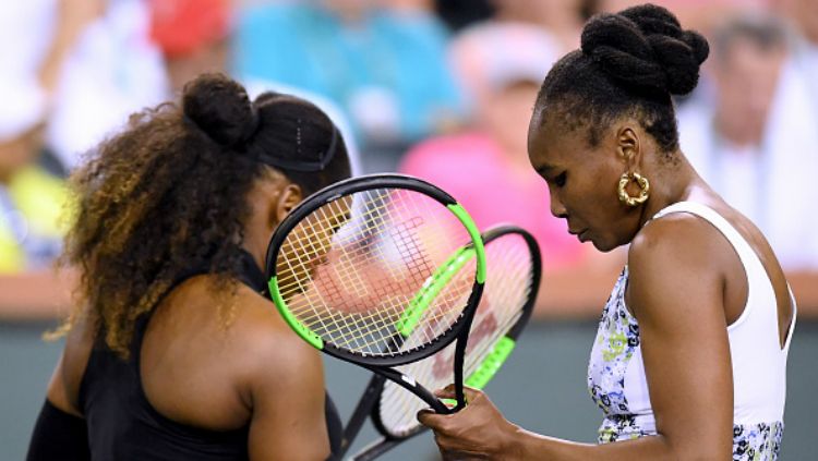 Serena Williams (kiri) dan adiknya, Venus. Copyright: © Getty Images