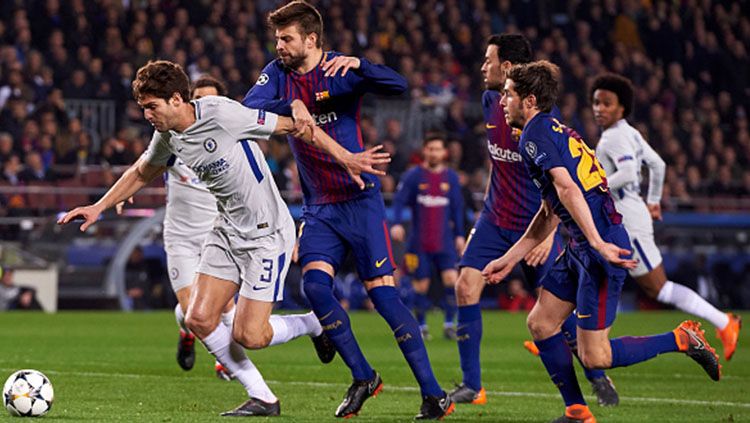 Lewat unggahannya di YouTube, Barcelona membuat Chelsea patah hati berulang kali dengan video gol Andres Iniesta berdurasi 10 jam Copyright: © Getty Images