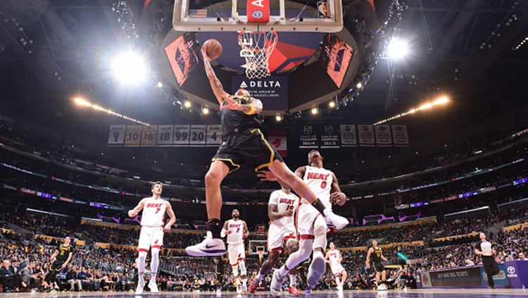 Situasi pertandingan Miami Heat vs Los Angeles Lakers. Copyright: © Getty Images