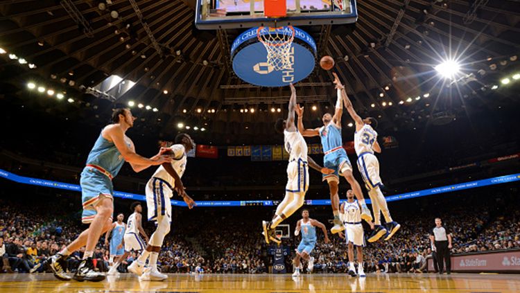 Situasi pertandingan Sacramento Kings vs Golden State Warriors. Copyright: © Getty Images