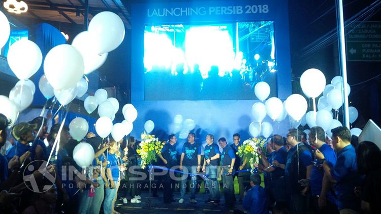 Para pejabat dari tim Persib Bandung di acara launching Persib Bandung. Copyright: © Arif Rahman/INDOSPORT