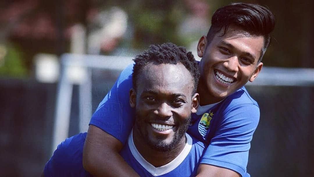 Michael Essien dan Febri Hariyadi Copyright: © Instagram/iam_ess
