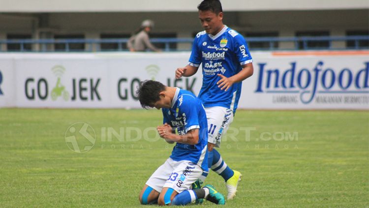 Oh In-kyun merayakan golnya ke gawang Arema FC dalam laga persahabatan. Copyright: © Arif Rahman/INDOSPORT