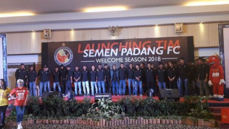 Peluncuran tim Semen Padang FC 2018. Copyright: &copy; KlikPositif
