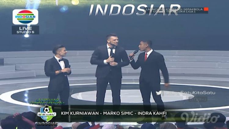 Marko Simic, Kim Jeffrey, Indra Kahfi saat tampil di acara launching Liga 1 2018. Copyright: © Indosiar