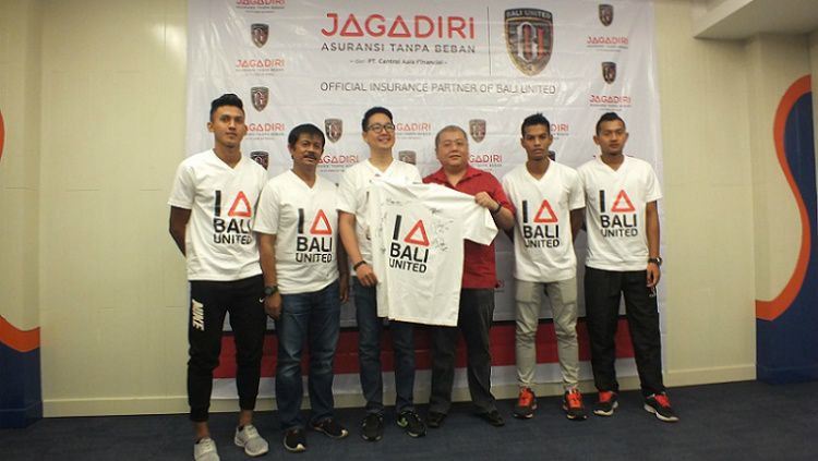 Kerjasama antara Bali United dan asuransi Jagadiri Copyright: © Swa