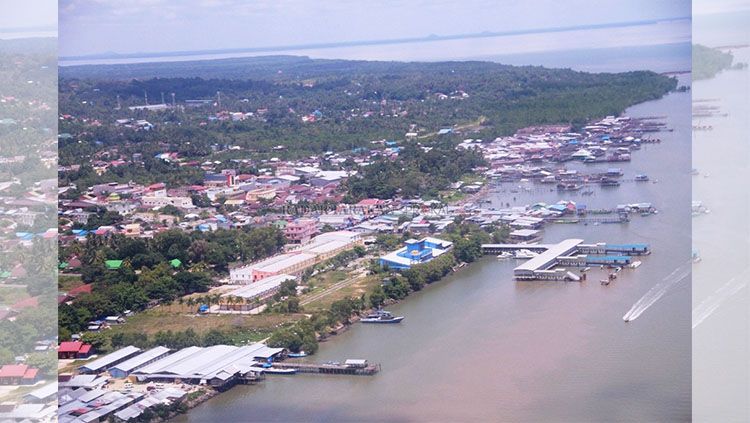 28 pemain voli asal Kabupaten Nunukan, Kalimantan Utara ditahan kepolisian Malaysia. Copyright: © Radar Kaltara