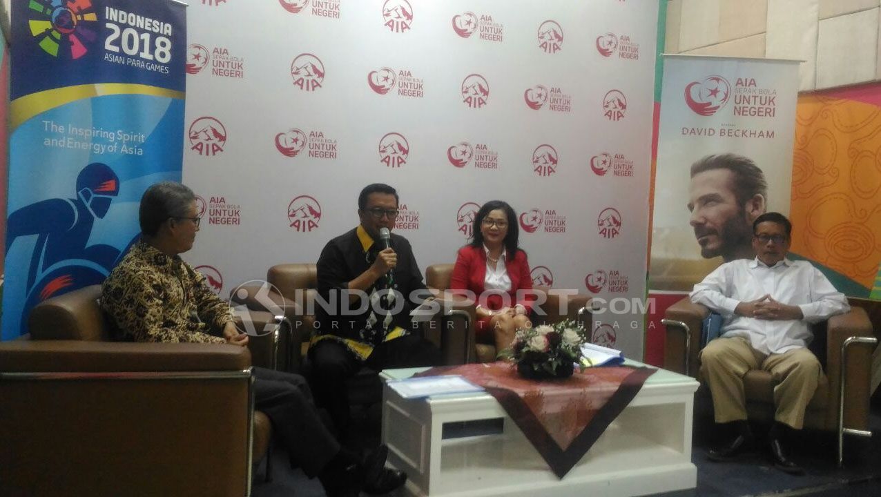 Menpora Imam Nahrawi, soal kedatangan David Beckham. Copyright: © Zainal Hasan/INDOSPORT